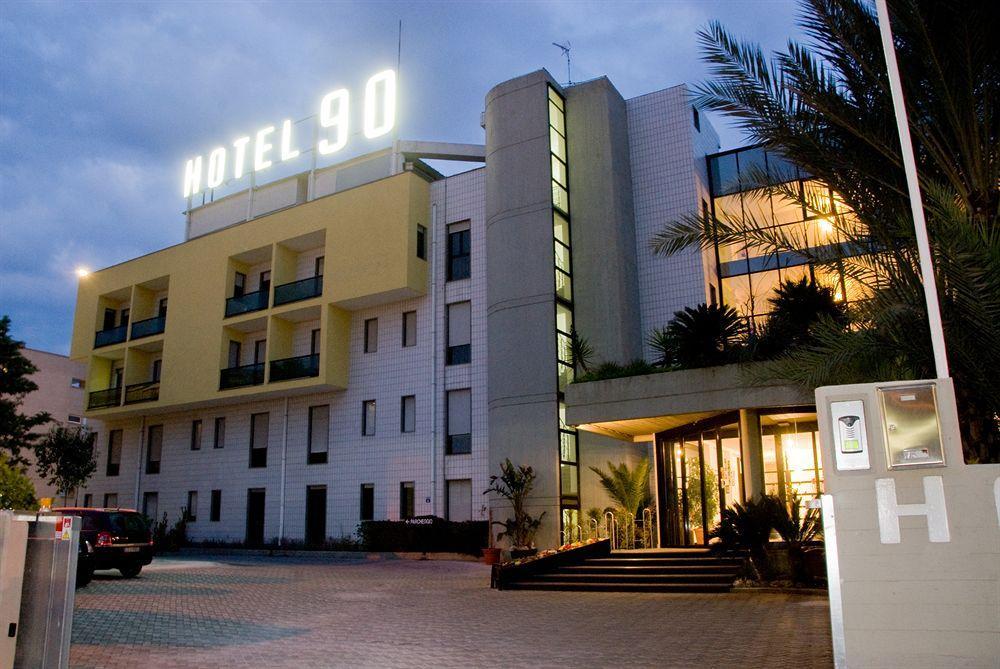 Hotel 90 Capurso Exteriör bild